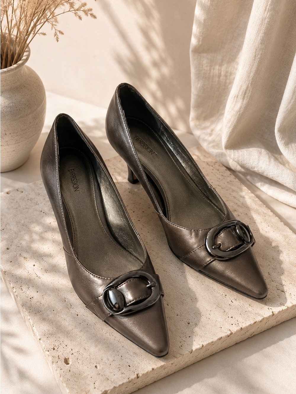Expression Metallic Bronze Pointed Toe Heels Size 9 Classic Buckle Pumps